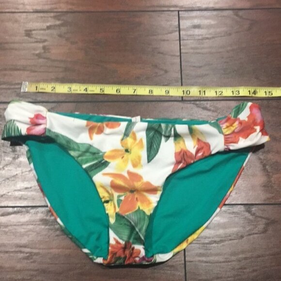 NWT Becca Reversible Shirred Bikini swim - Picture 4 of 7